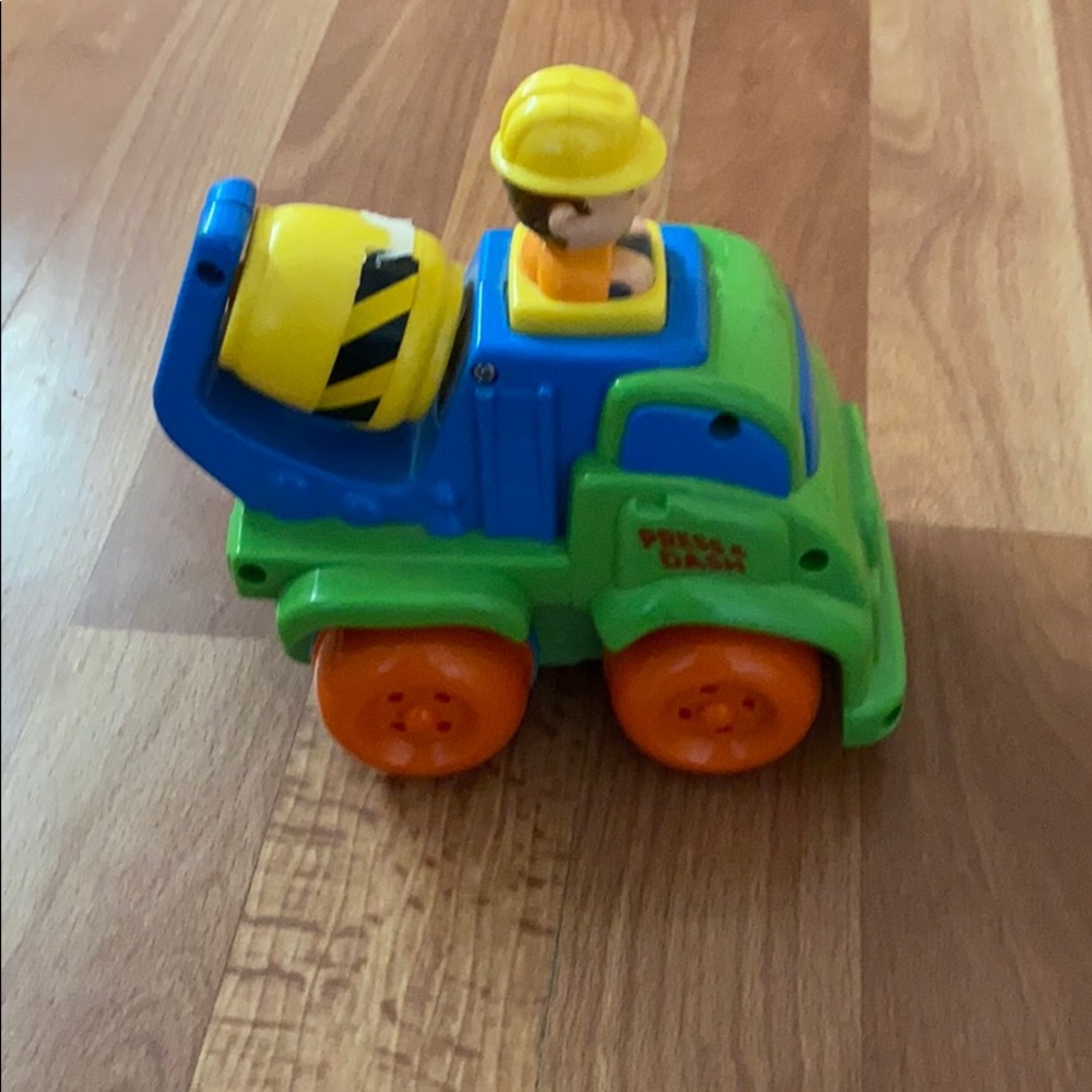 Cement truck
